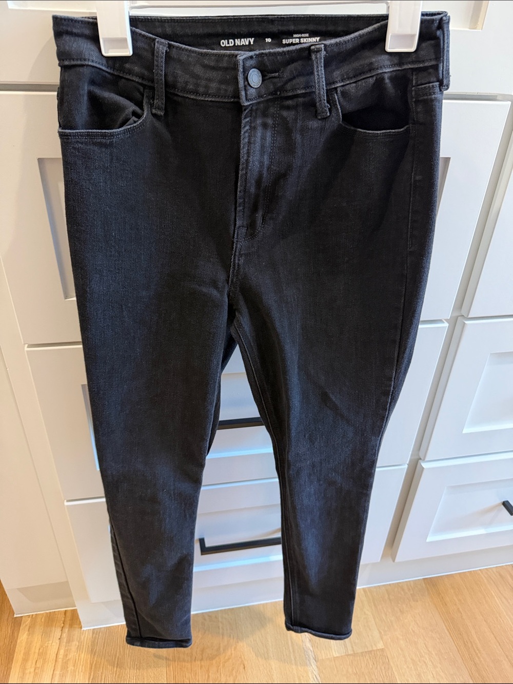 Old Navy Women's Black Super Skinny Jeans